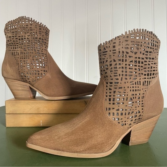 NWT Ron White BRAIDEN Laser Cut Booties in Caramel Antiqued Suede *Italy* - Picture 11 of 11